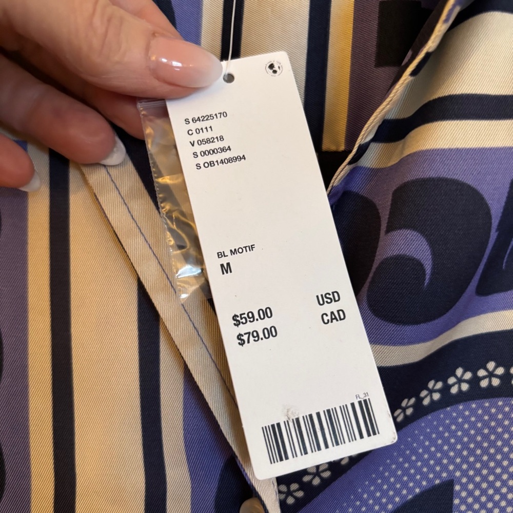 NWT URBAN OUTFITTERS LIAM BLUE PEACE SHORT SLEEVE BUTTON-DOWN SHIRT SIZE M.
Less - Picture 10 of 10